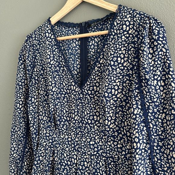 Simplee Dress - Picture 2 of 10